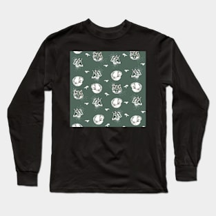 Red foxes and white foxes Zoom green background Long Sleeve T-Shirt